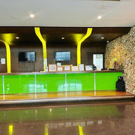 Capital O 75514 Vasidtee City Hotel Suphan Buri Bagian luar foto