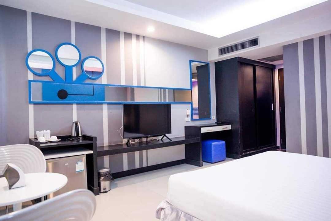 Capital O 75514 Vasidtee City Hotel Suphan Buri Bagian luar foto