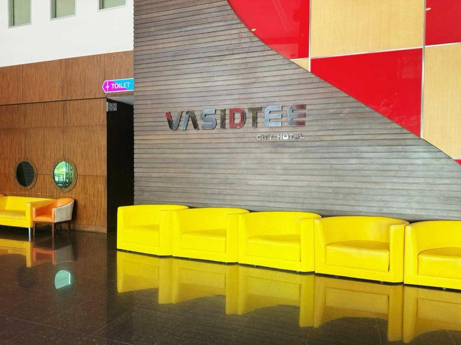 Capital O 75514 Vasidtee City Hotel Suphan Buri Bagian luar foto