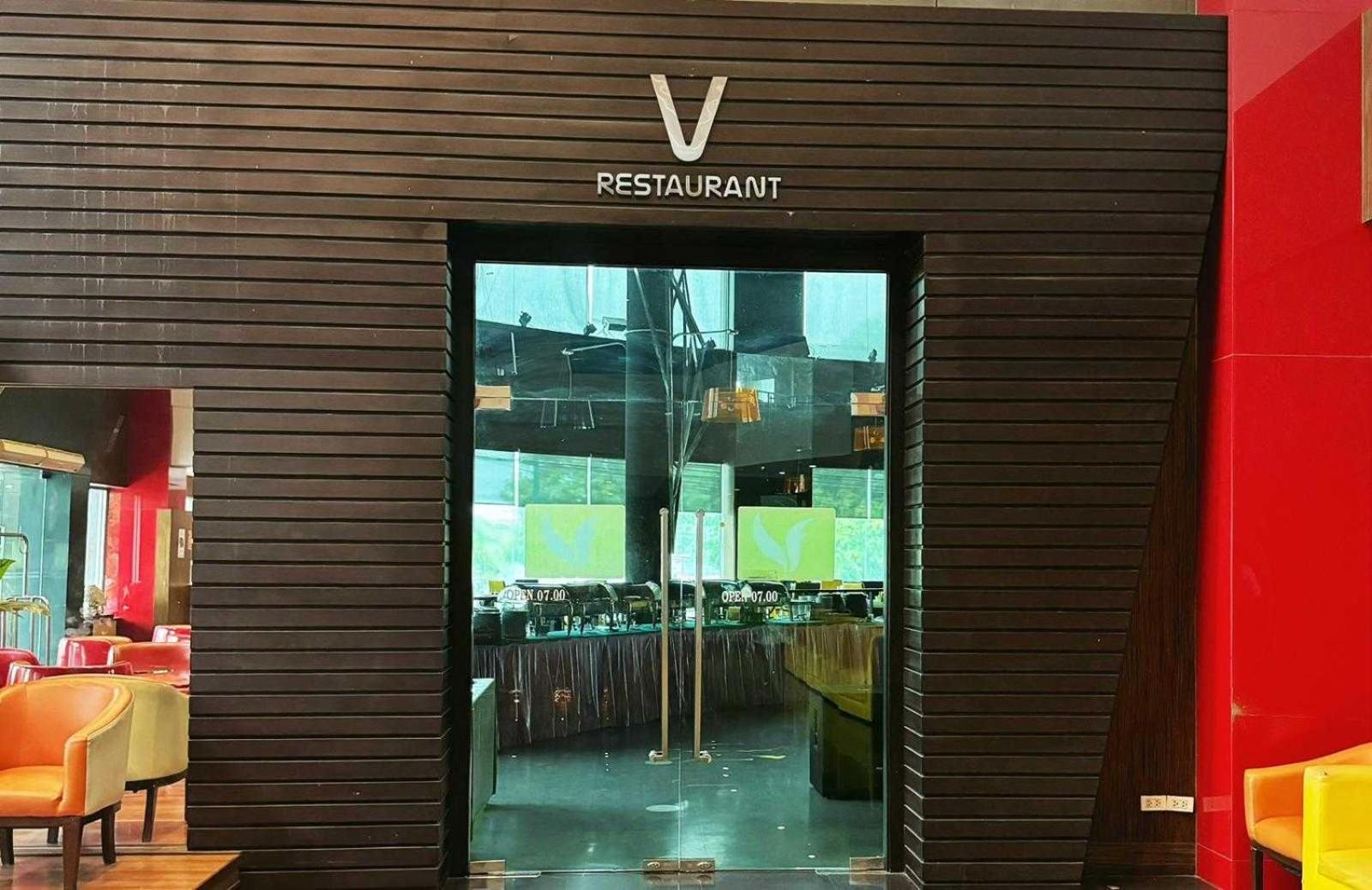 Capital O 75514 Vasidtee City Hotel Suphan Buri Bagian luar foto