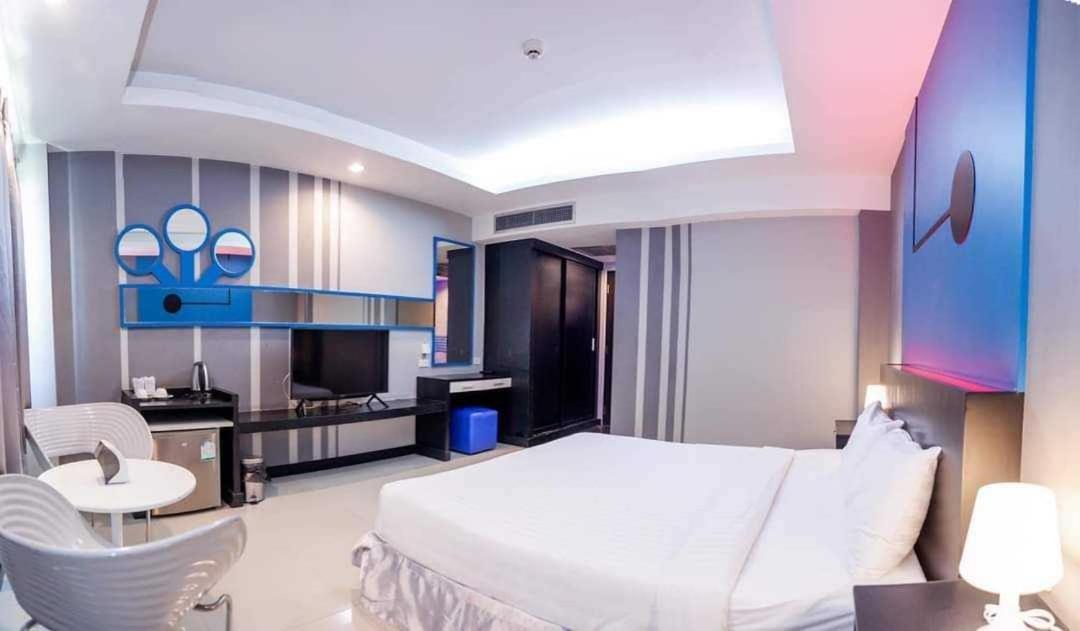 Capital O 75514 Vasidtee City Hotel Suphan Buri Bagian luar foto