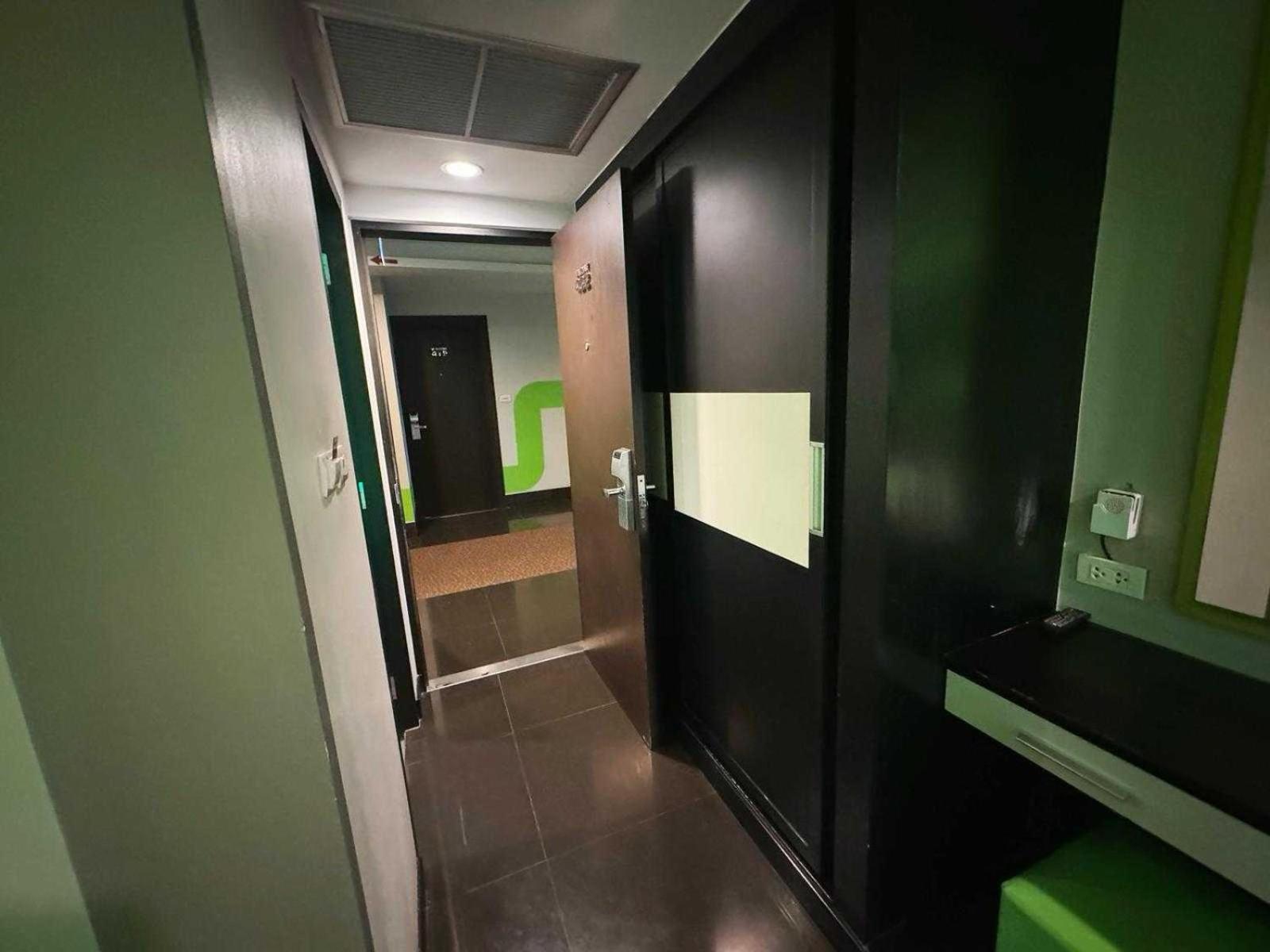 Capital O 75514 Vasidtee City Hotel Suphan Buri Bagian luar foto