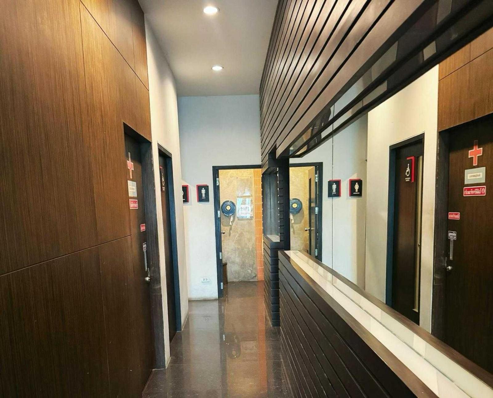 Capital O 75514 Vasidtee City Hotel Suphan Buri Bagian luar foto