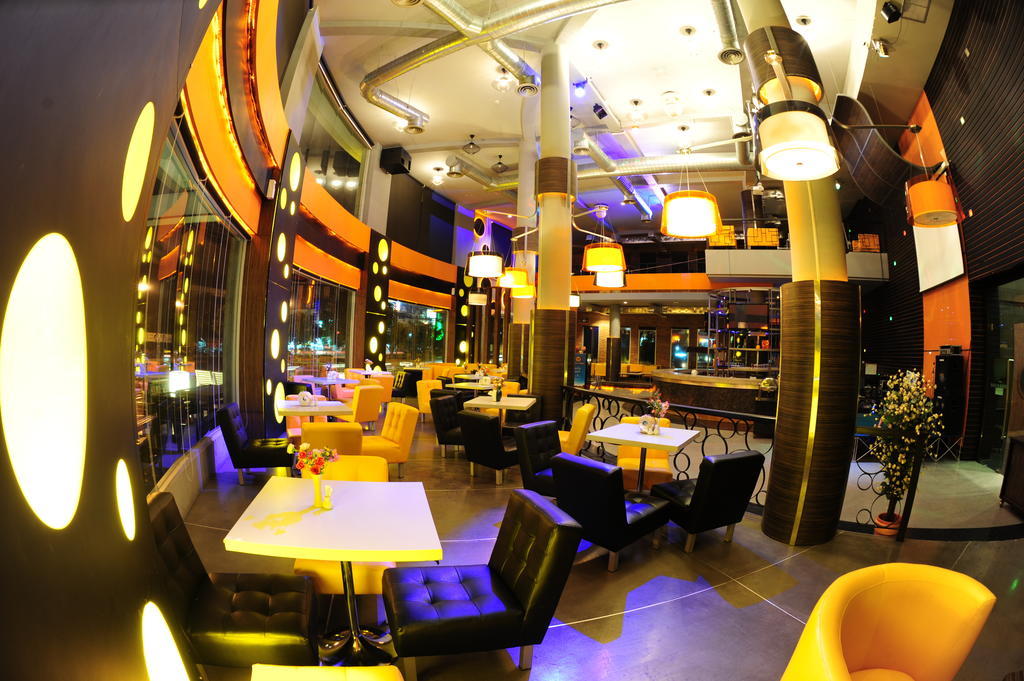 Capital O 75514 Vasidtee City Hotel Suphan Buri Bagian luar foto