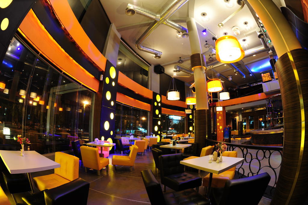 Capital O 75514 Vasidtee City Hotel Suphan Buri Bagian luar foto